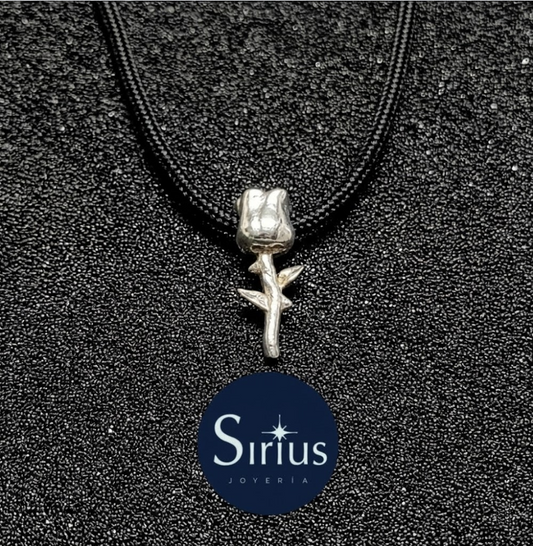 Collar Rosa Eterna en Plata Sólida - Mondrashop