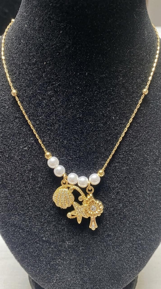 Collar con perlas y dije - Mondrashop